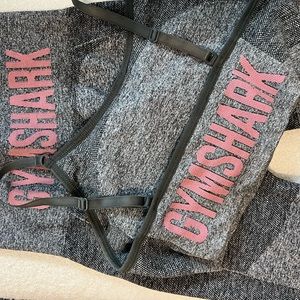 Gymshark med top small bottom set!